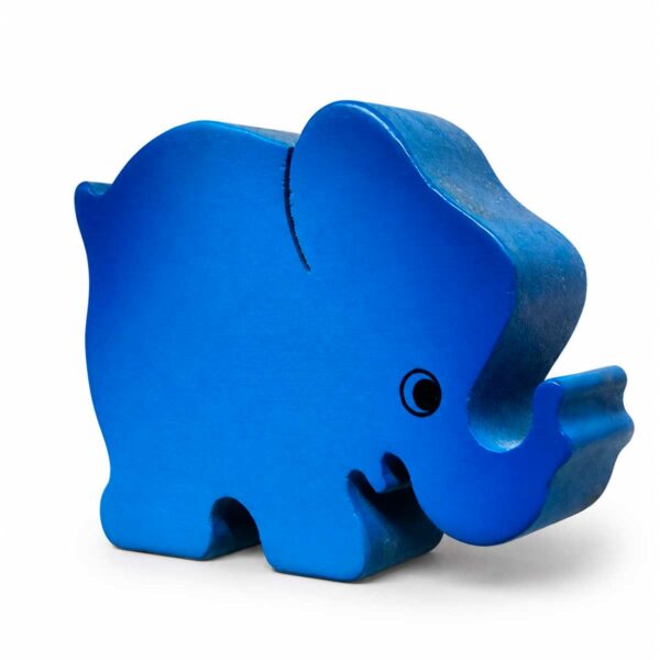 Bouton de meuble enfant éléphant bleu en bois orienté vers la droite, vue en perspective