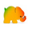 Bouton de meuble enfant en bois en forme d’éléphant jaune, orange et vert orienté vers la droite