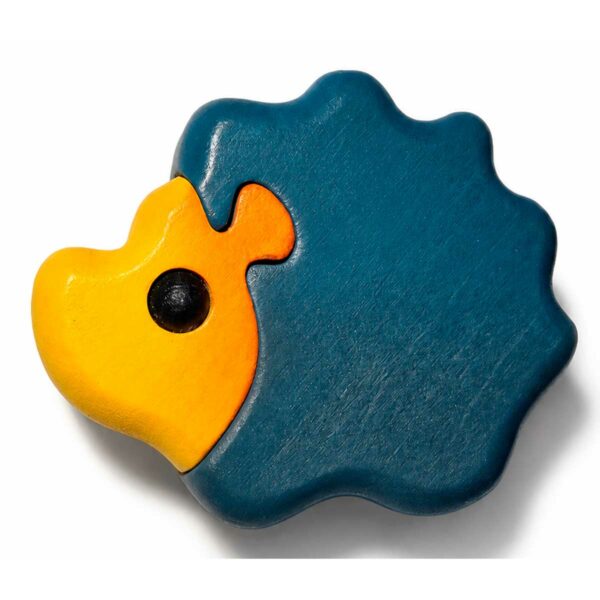 Bouton de meuble enfant en bois en forme de hérisson jaune et bleu, vue de côté