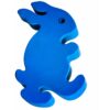 Bouton de meuble enfant en bois en forme de lapin bleu debout, vue de côté gauche