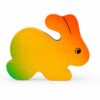Bouton de meuble enfant en bois en forme de lapin jaune, orange et vert orienté vers la droite