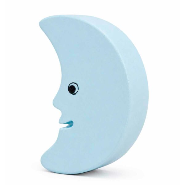 Bouton de meuble enfant lune bleu pastel en bois – vue de côté Bouton de meuble enfant en bois en forme de lune bleu pastel, vue de côté