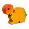 Bouton de meuble enfant en bois en forme de tortue jaune, orange et verte, vue de côté