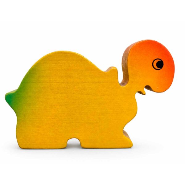 Bouton de meuble enfant en bois en forme de tortue jaune, orange et verte orientée vers la droite