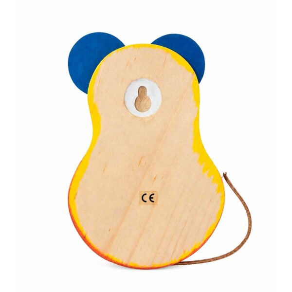 Vue arrière d’un porte-manteau enfant en bois en forme de souris, avec oreilles bleues, queue en corde et système de fixation mural.